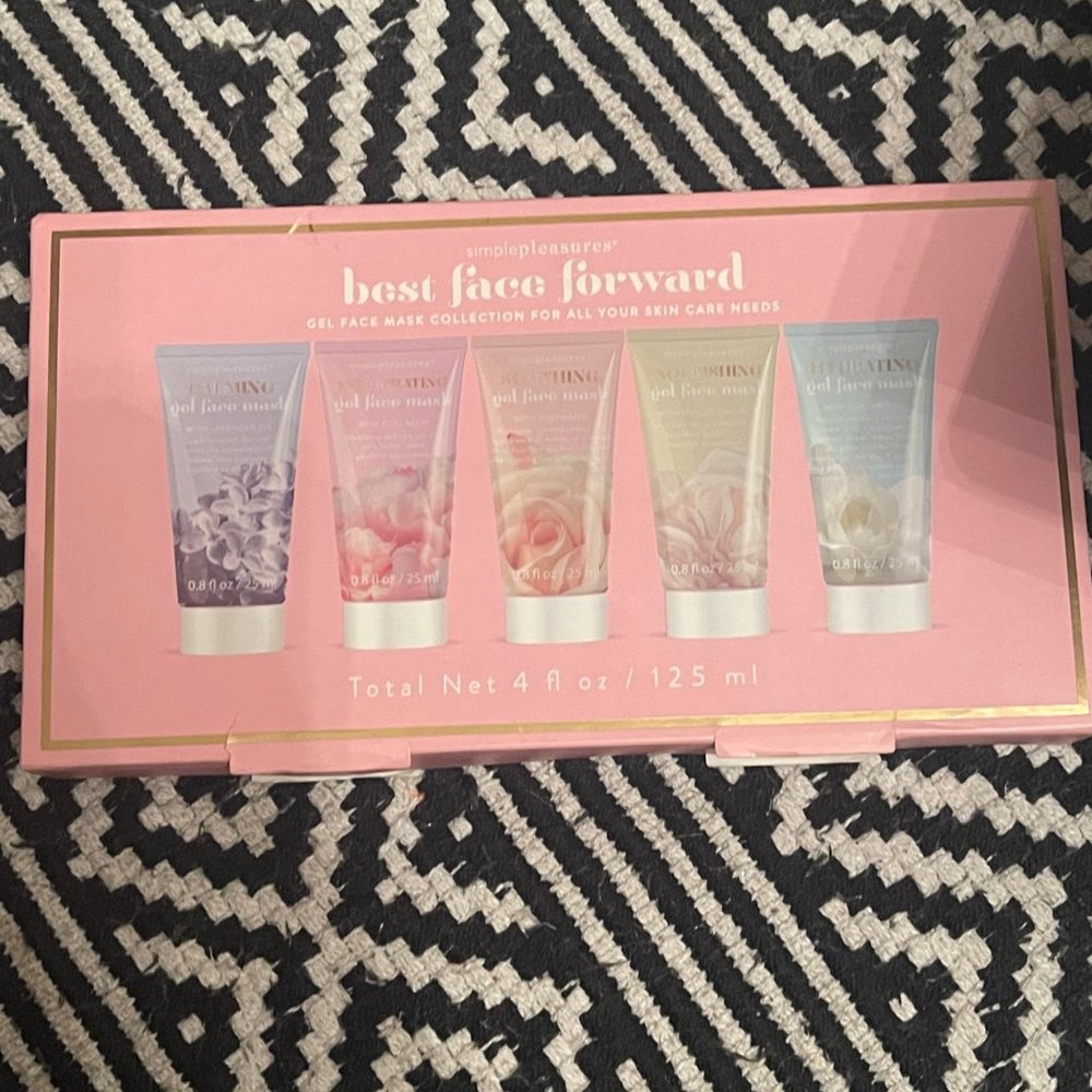 NIB SIMPLE PLEASURES Best Face Forward Gel Mask Collection